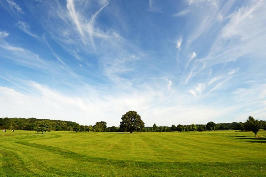 Blacknest Golf And Country Club Алтон Экстерьер фото